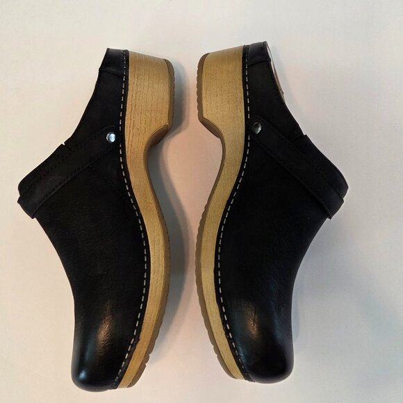 Dansko Berry Burnished Nubuck Leather Clogs Black Size 39 (US 8.5–9) | Worn Once - Picture 3 of 10